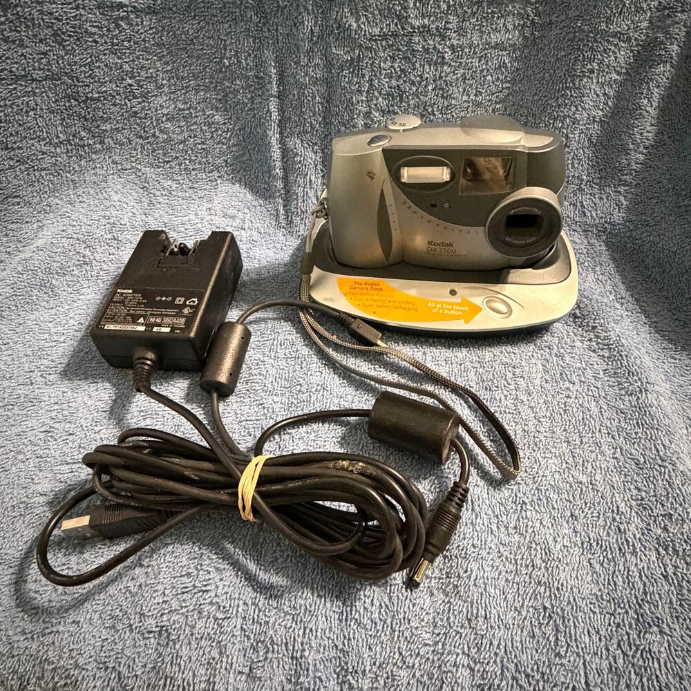 Vtg Kodak DX3500 Digital Camera Bundle Y2K Digicam 2.2MP Silver Point and Shoot